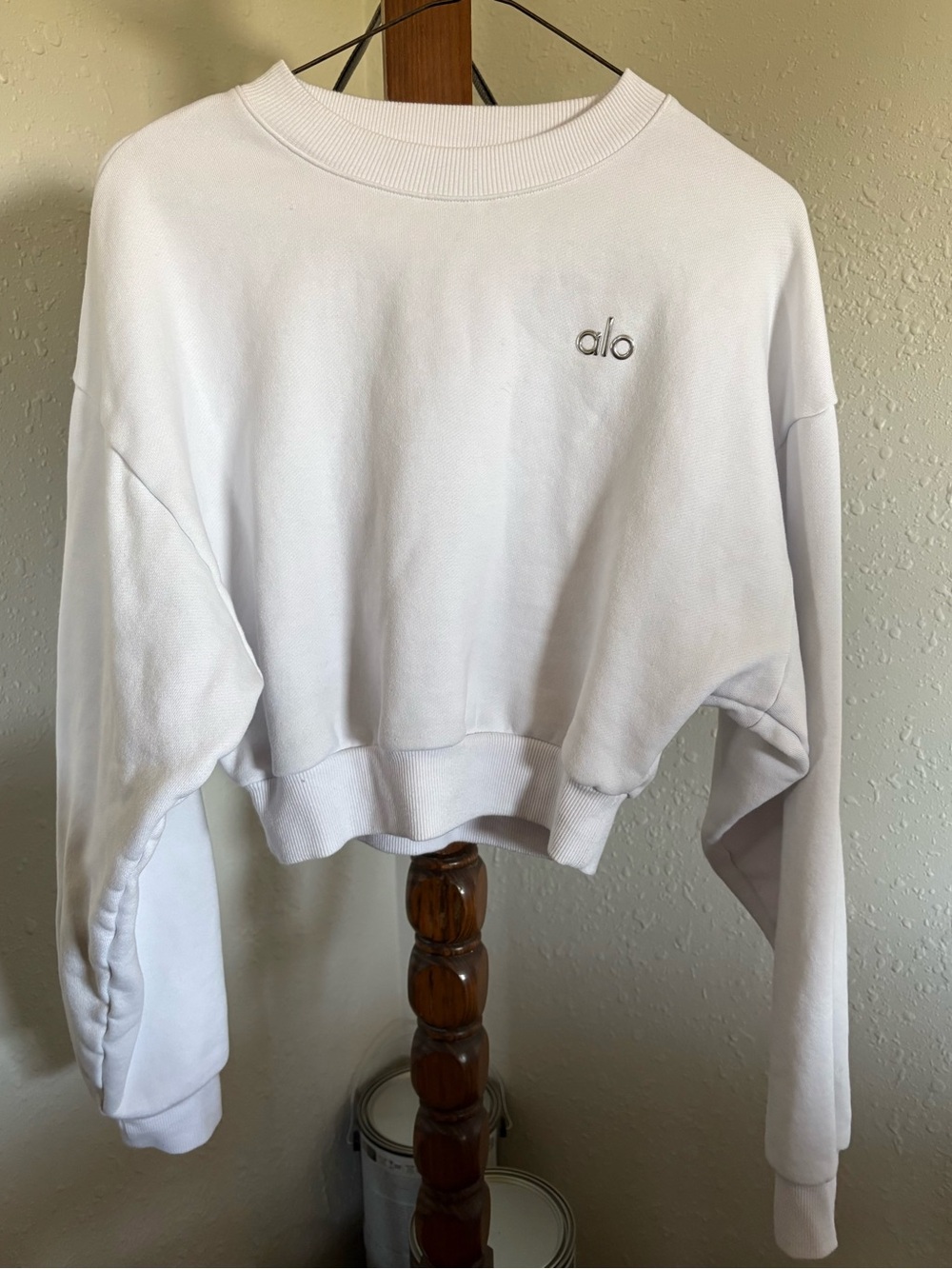 ALO Yoga White Cropped Crew Sweatshirt